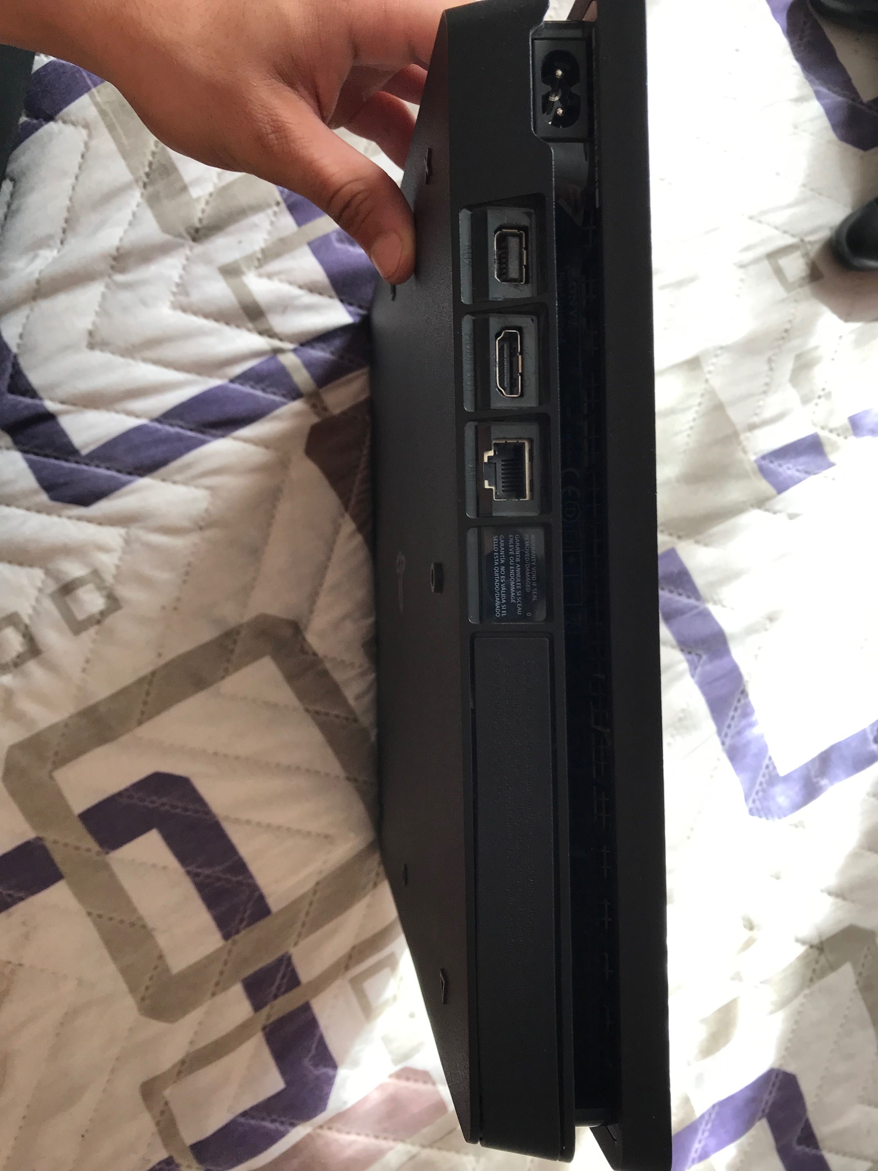 продавам Playstation4