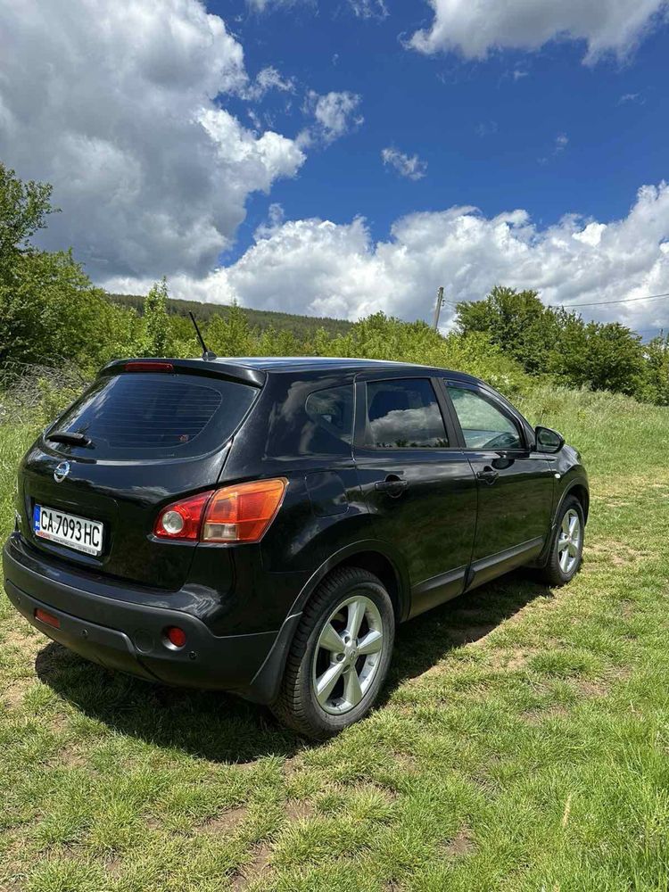 Продавам Nissan Qashqai 2.0-140кс 4х4