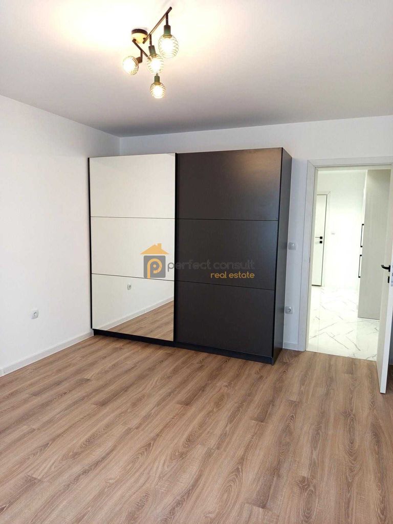 Дава се под наем Тристаен апартамент в Пловдив, Остромила - 116 кв.м за 700 € - Снимка #9