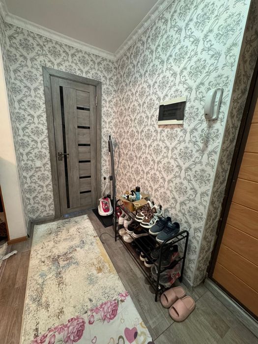 Шымкент қаласы Қаратау ауданы Нұрсәт т.а 41 үй 41 пәтер сатылады.