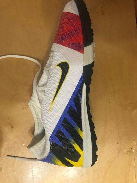 Сороконожка Найк продам за 7000 совершенно новый отдам с коробкой