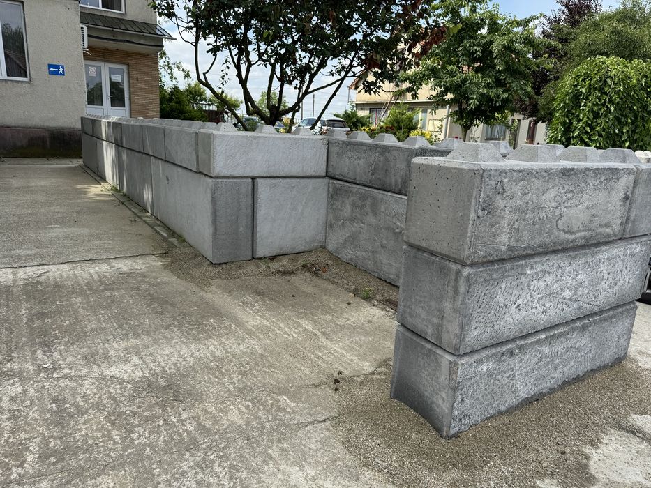 Blocuri de beton tip lego