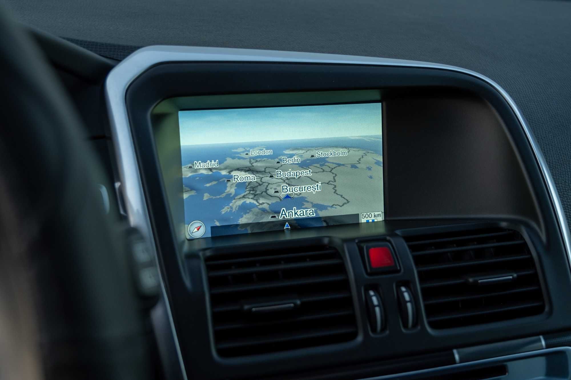Volvo XC 60 R-Design 2.4d Automat 215 cp D5 (4x4) Extra Full