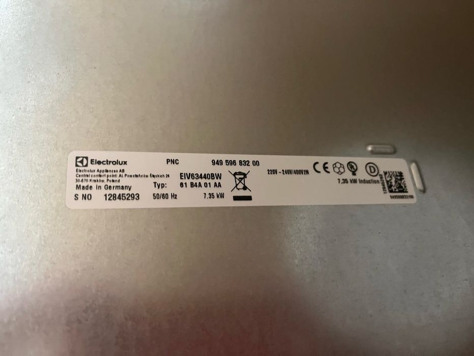 Plita inductie Electrolux EIV63440BW - sticla sparta, dar functionala