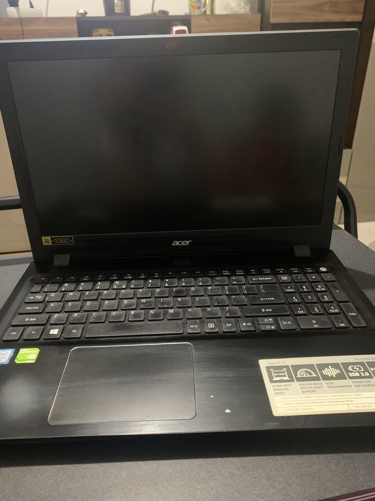 Laptop Acer Aspire F15