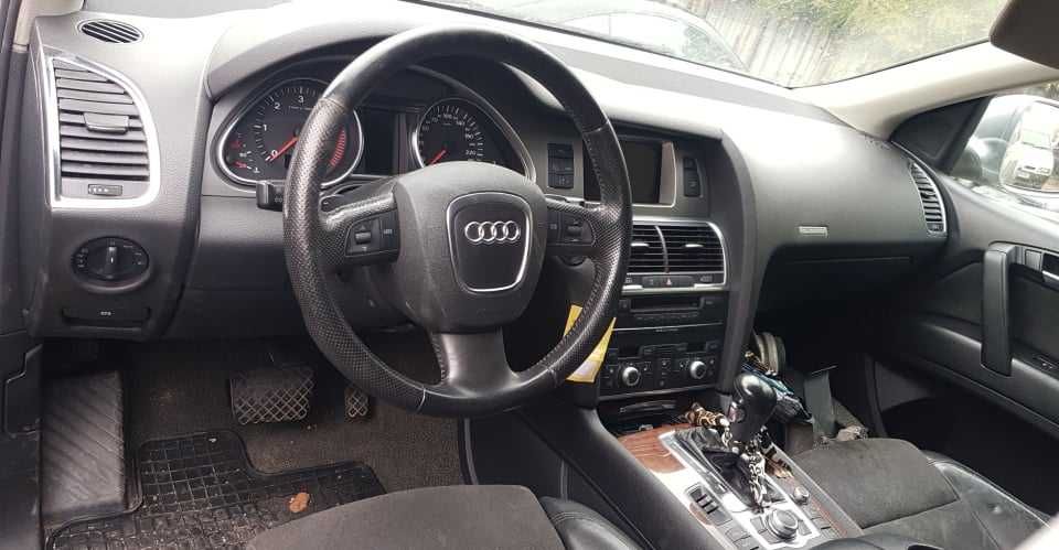 Audi Q7 3.0tdi BUG  на части / ауди кю7 3.0тди 233