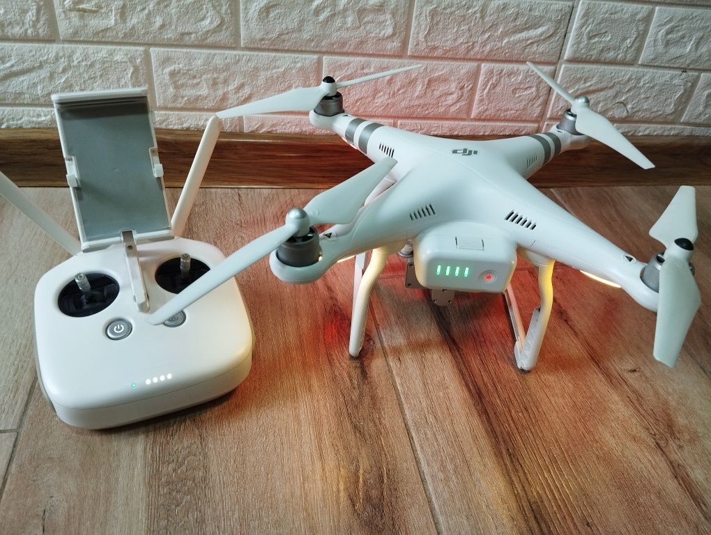 Drona DJI Phantom 3 advanced.