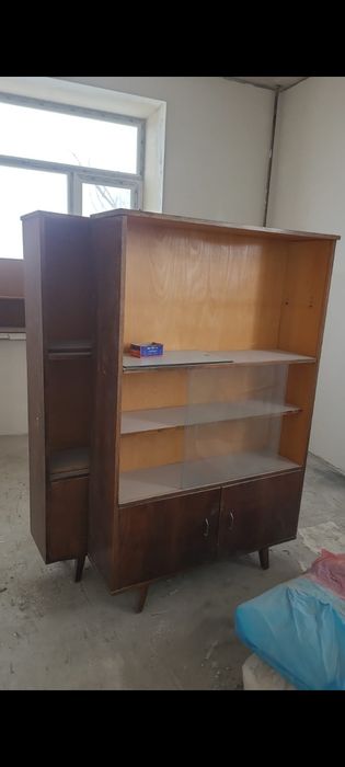 Отдам даром книжный шкаф