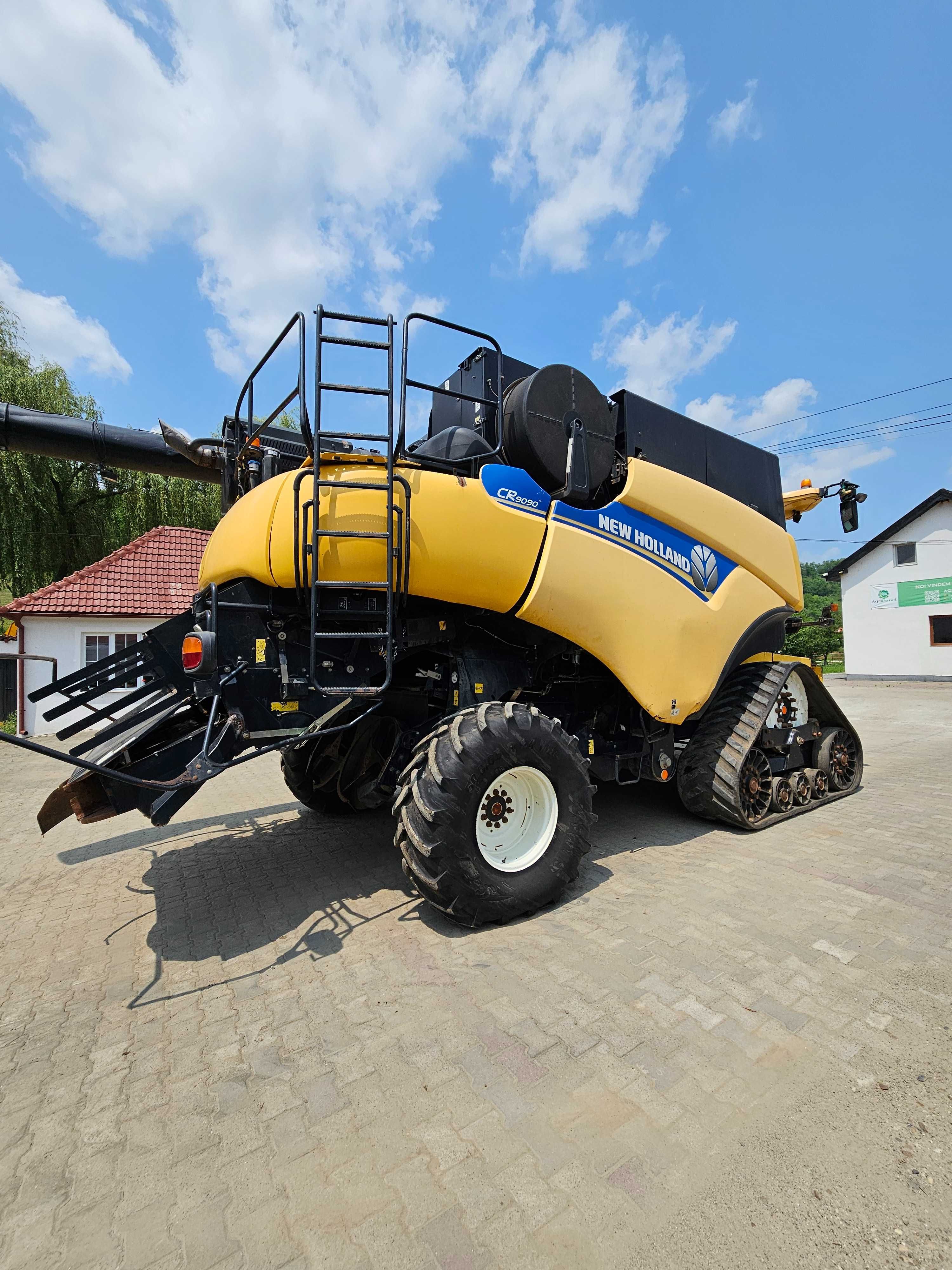 Combina New Holland CR9090+Echipament paioase Geringhoff Triflex 40