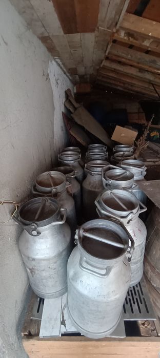 Vând bidoane aluminiu