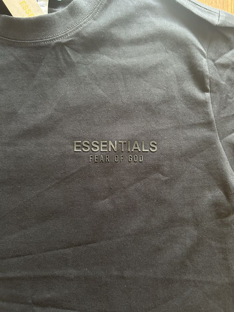 Essentials тениска