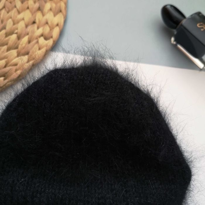 Плетена шапка ангорски заек черен ръчна изработка