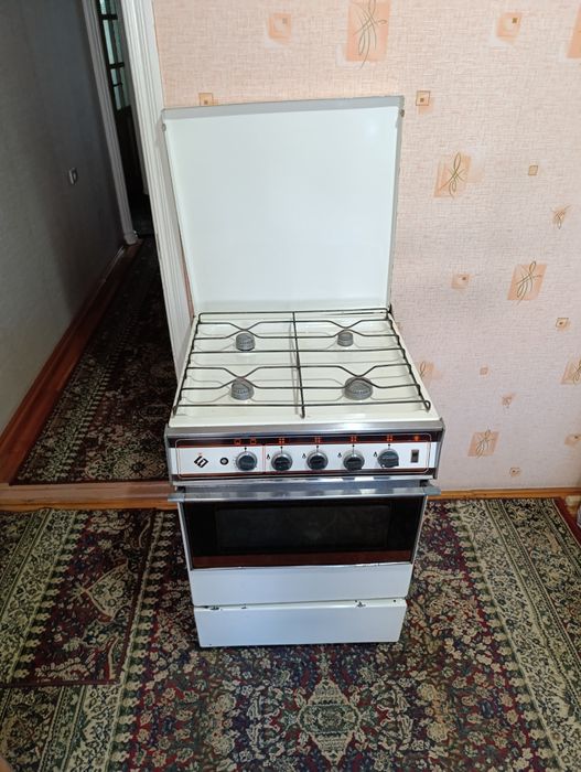 Продам газовую плиту Брест 1980
