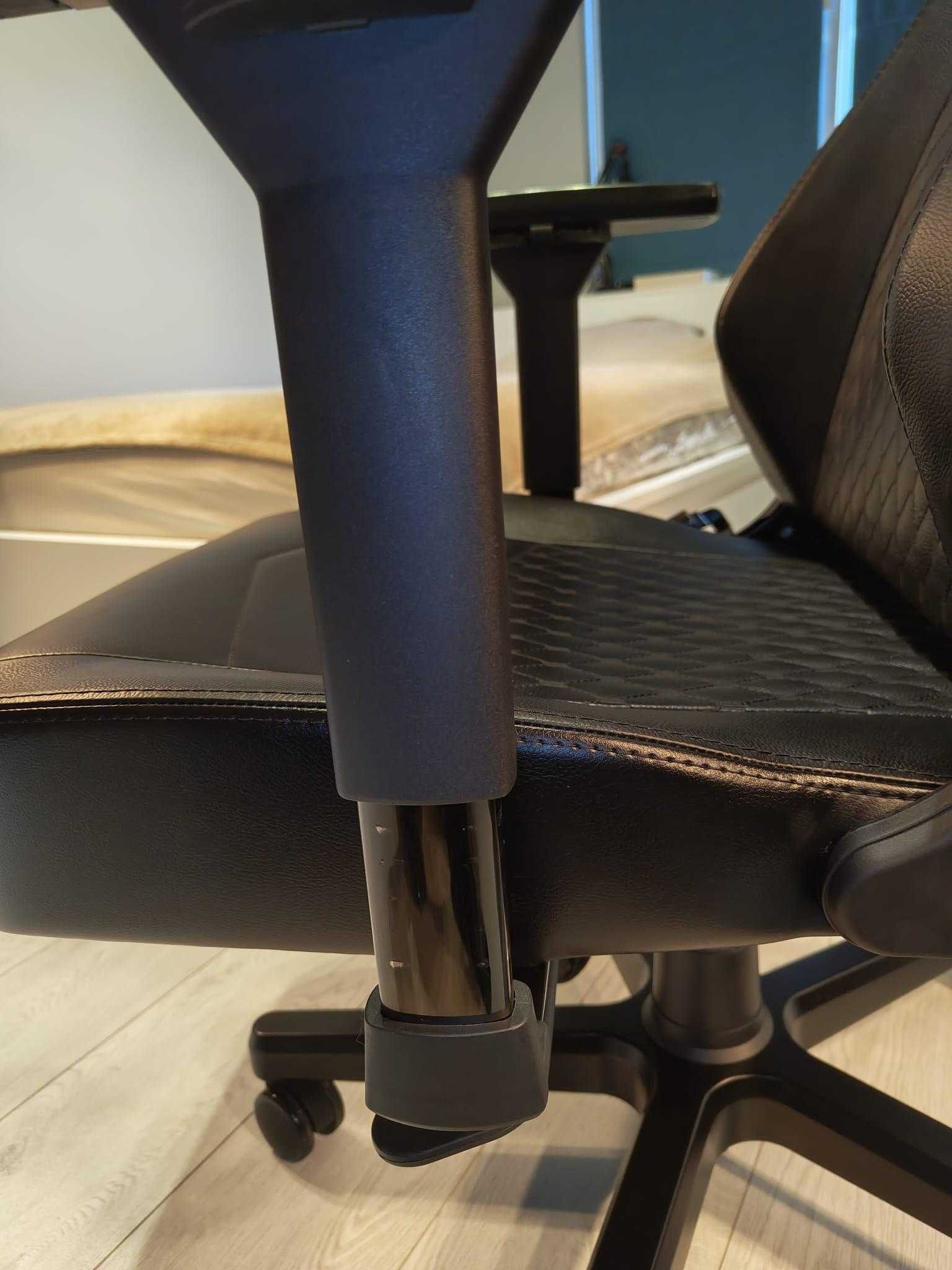 Стол Noblechairs - HERO, естествена кожа, черен