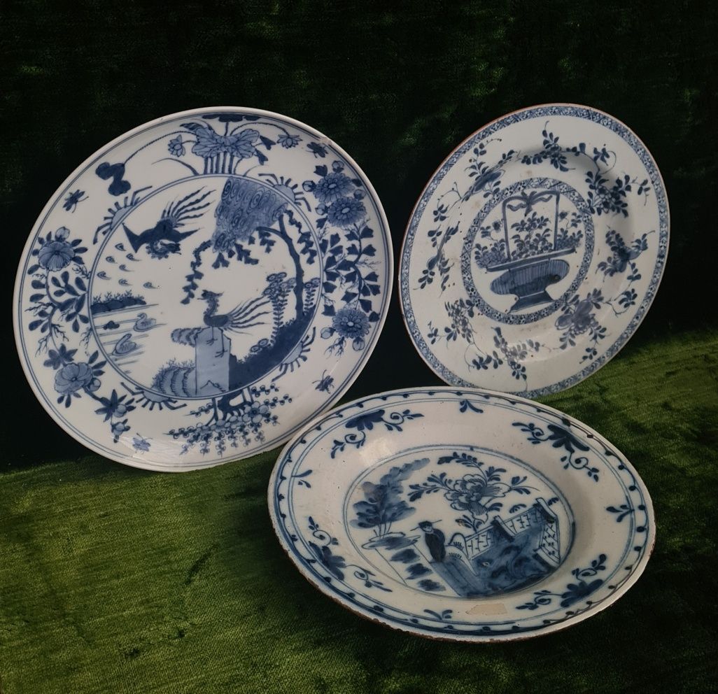Антични китайски порцеланови чинии от 16-ти век.