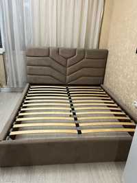 Срочно Продам кровать размер 180*200 без матраса в идеальном состоянии