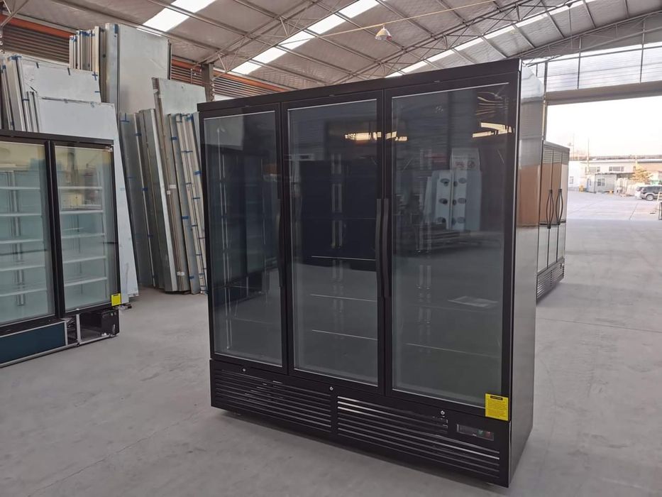 Vitrina frigorifica verticala cu 3 usi - Maxima 3DR / Refrigerare