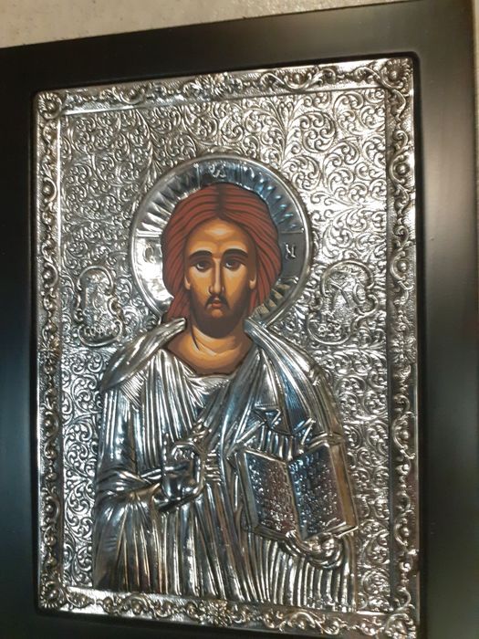 Стара гръцка икона с масивен метален обков