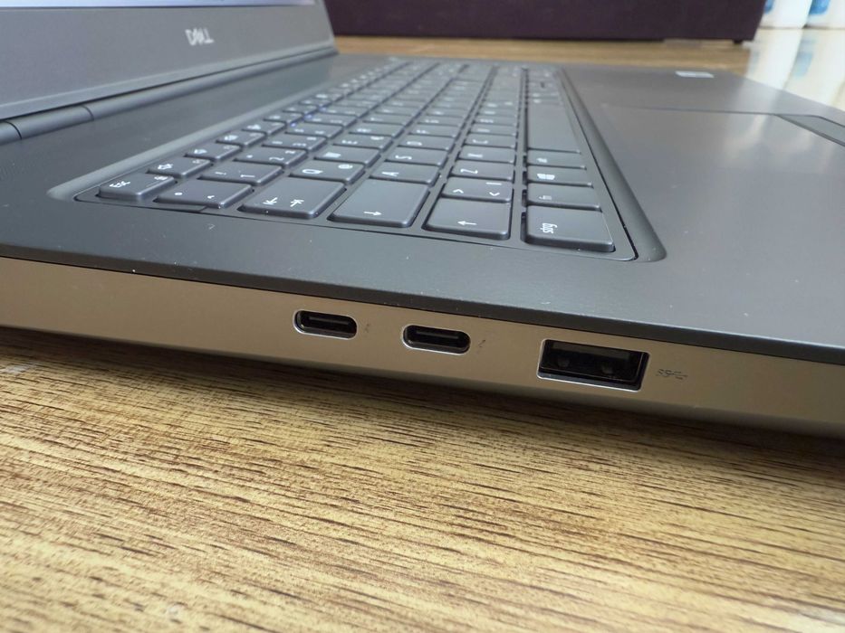 17.3 Dell 7750`Core i7-10850H/RTX 3000/16GB RAM/512GB SSD/FHD IPS