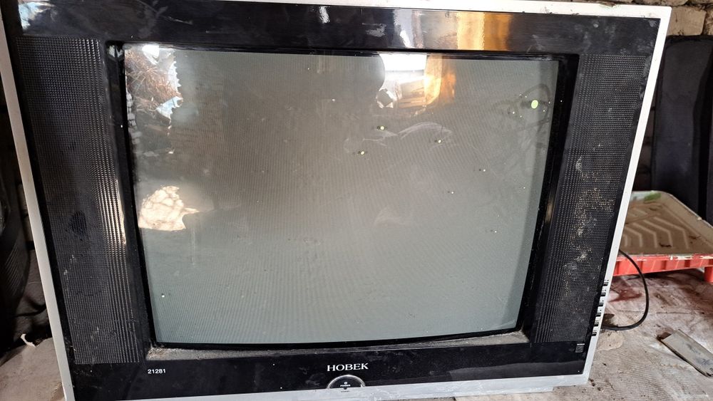 Televizorlar sotiladi