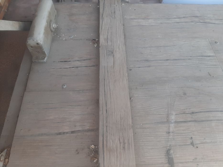 Темір есік железный дерева