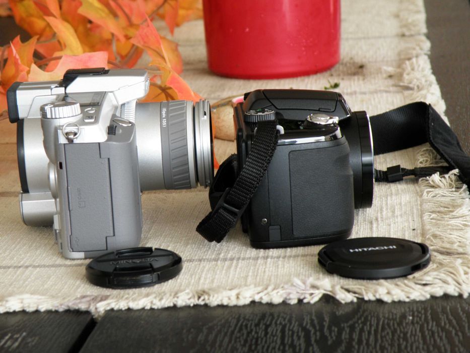 Foto Minolta Dimage 5 + Hitachi HBC 1600E
