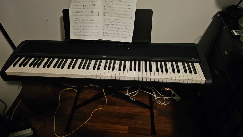 Продавам KORG B2