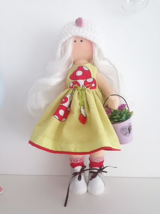 Ръчно изработени кукли за игра и декорация