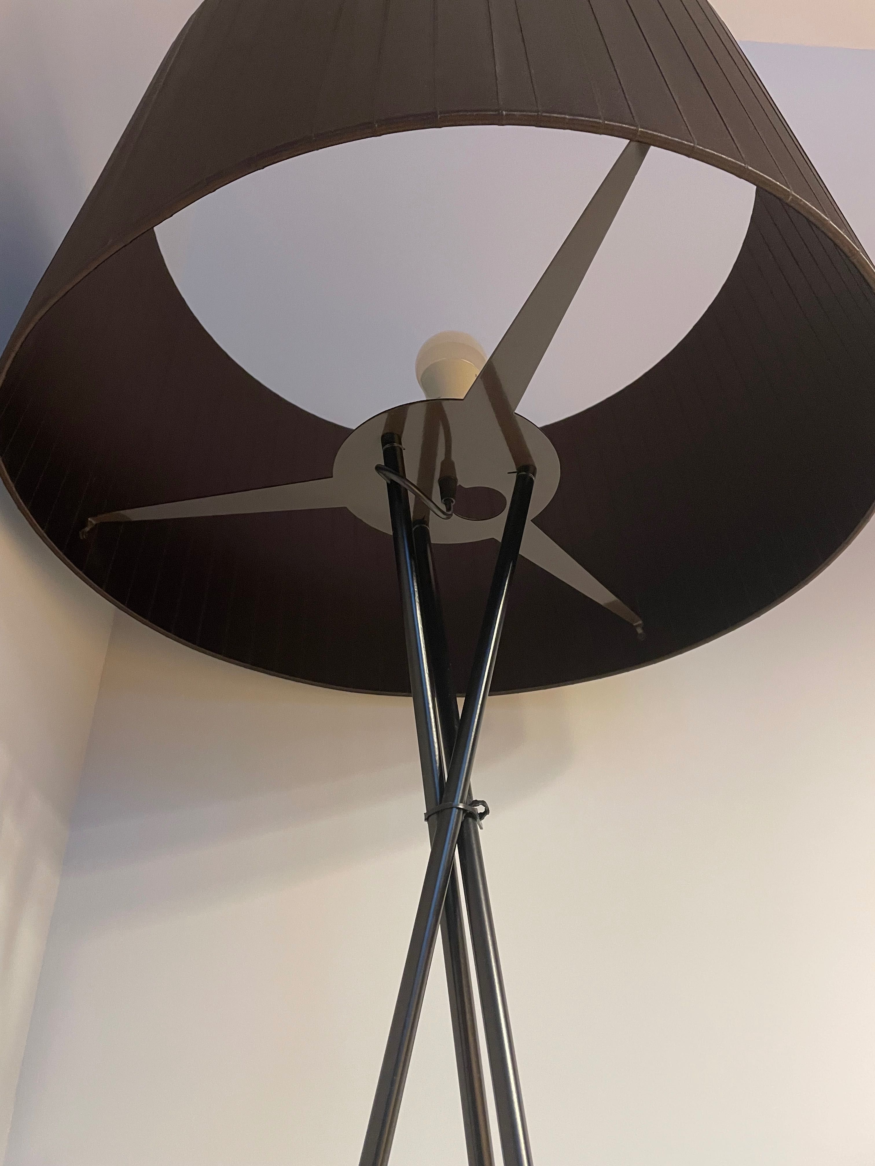 НОВА Wolfram studio стояща лампа, H 180 см, D 65 см, цвят тъмнокафяво