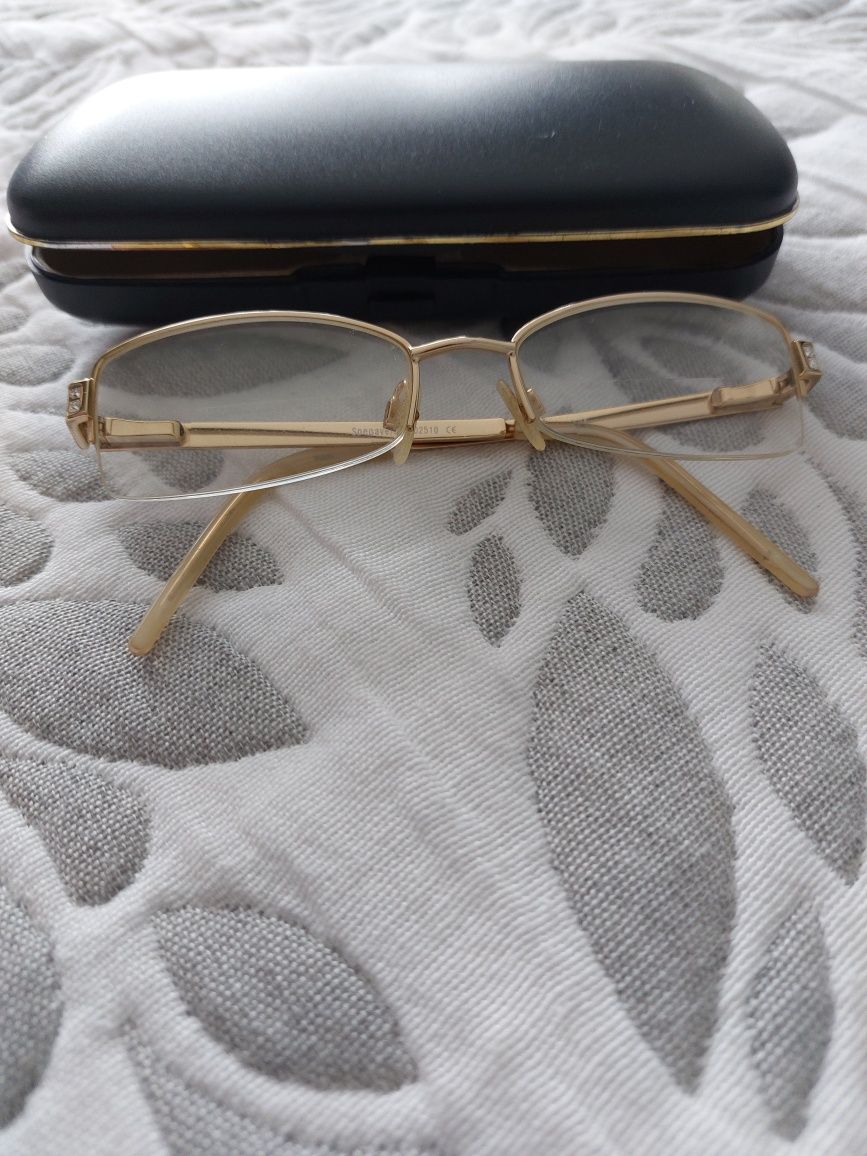 Златни рамки за диоптрични очила