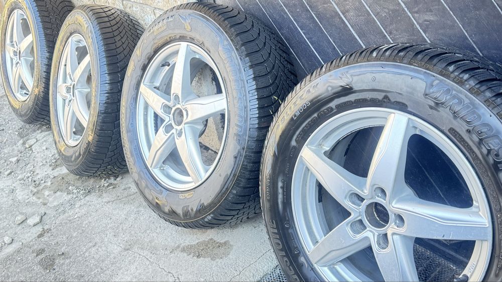 Продавам зимни гуми Bridgestone 235/65 R17 с джанти