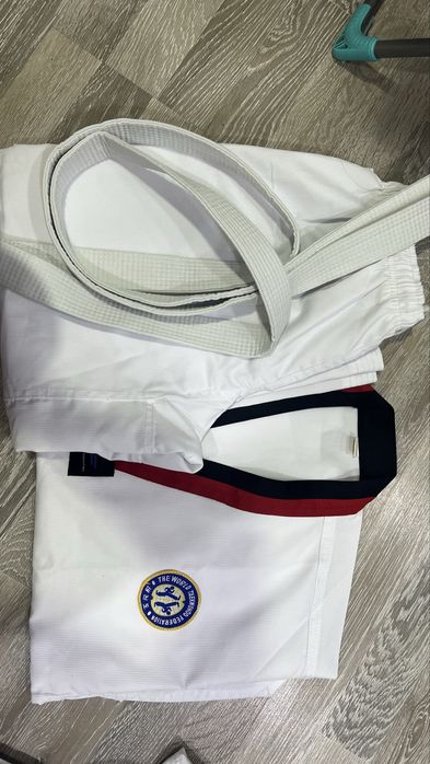 Продам кимоно для таеквондо