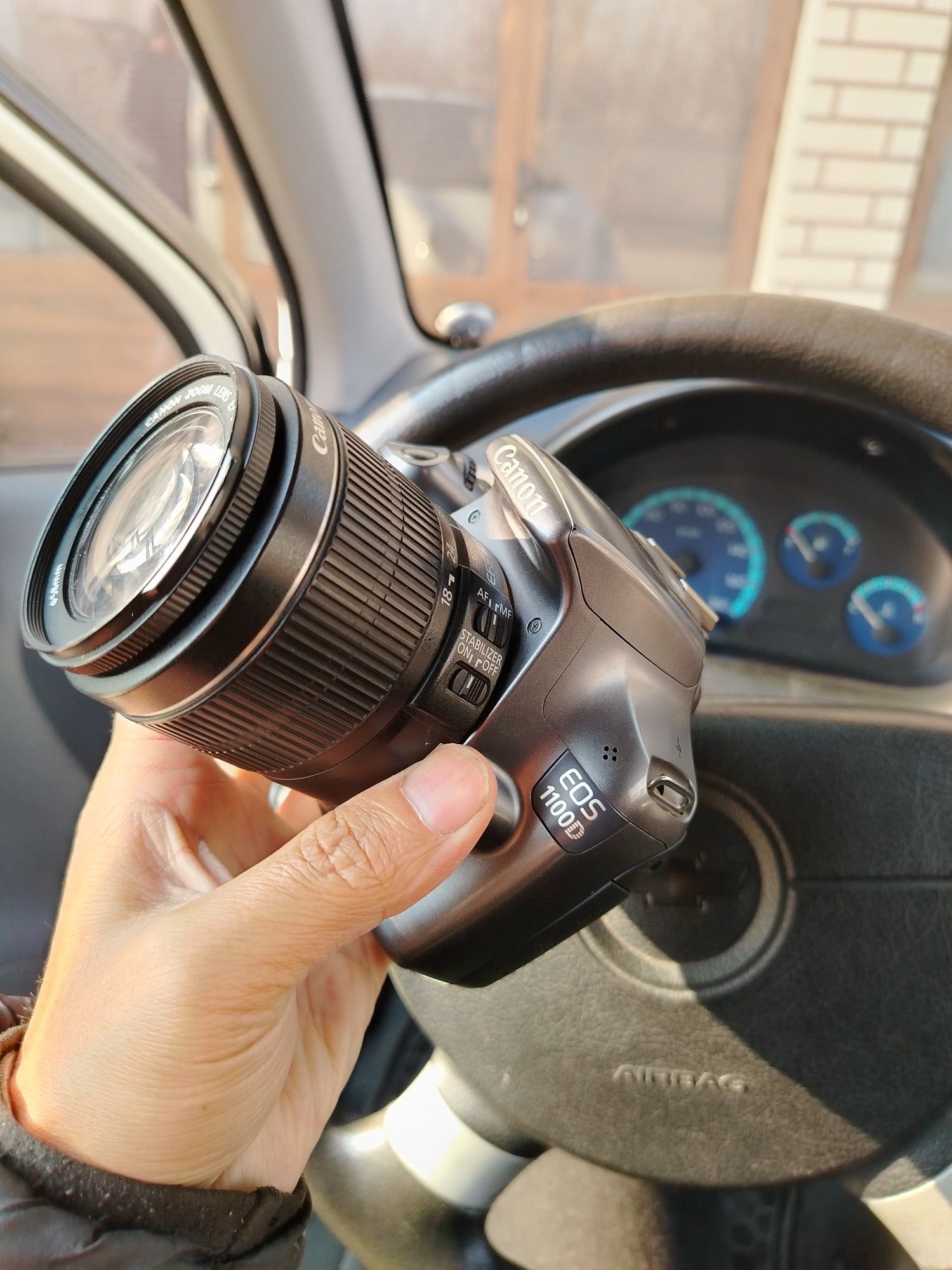 Canon 1.100d sotiladi