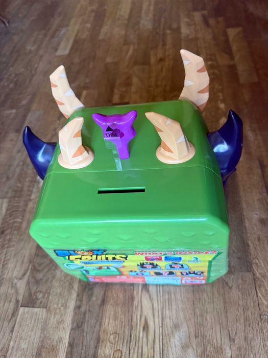 Комплект с награди от играта Blox Fruits - Dragon Collector Bundle