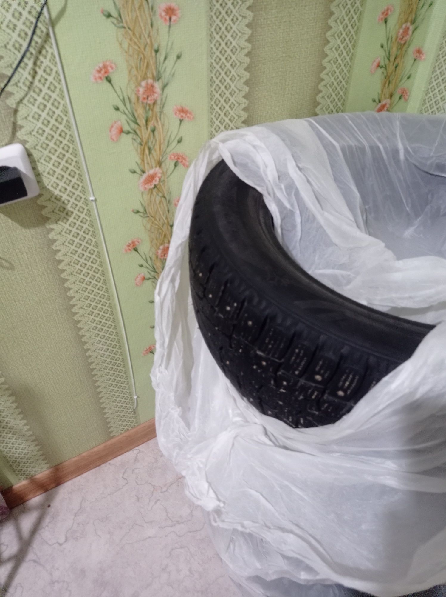 Продам зимние шины