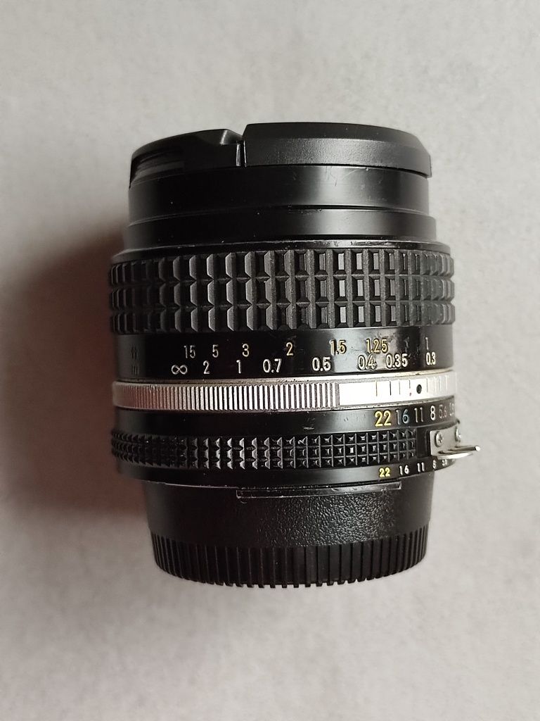 Vand Nikon Nikkor 28mm f3.5 Ais, focus manual