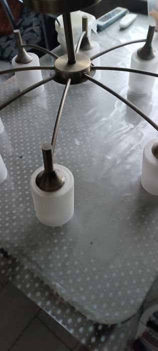 Продам люстру в отличном состоянии