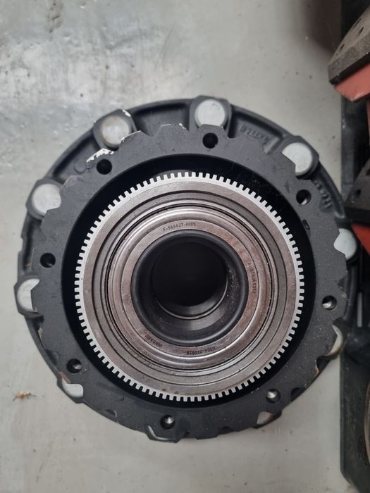 Butuc cu rulmenți int 60 axa față volvo