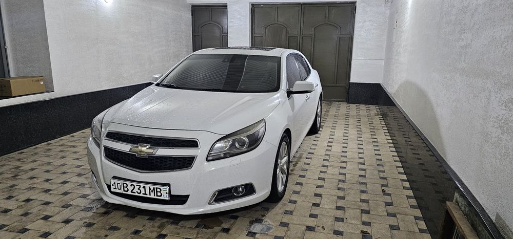 Malibu 1 poz 3 sotiladi