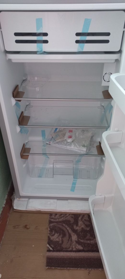 Продам новый холодильник Midea