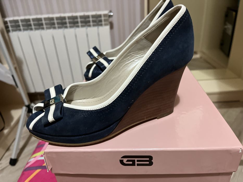 Продаются туфли , новые