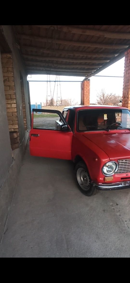 Vaz21011qizrangli
