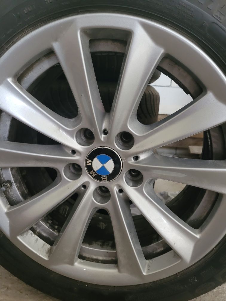 Vand Vand Jante Bmw originale 
Stare excelenta fără zgârieturi ,cauciu