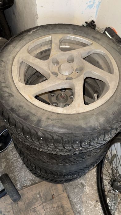 Продам легкосплавные диски на зимней резине (б/у), размер 16