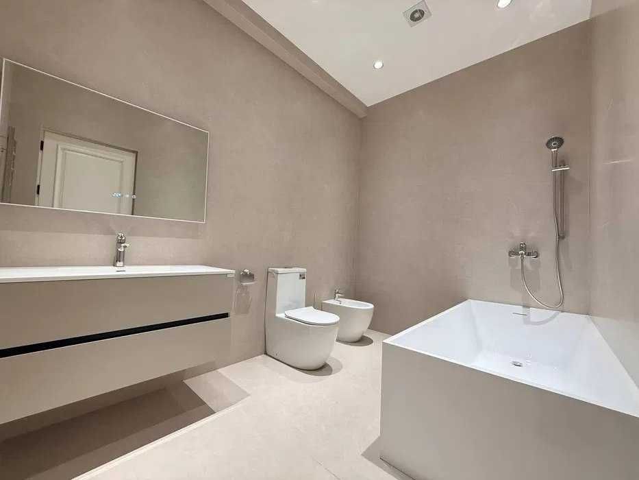 Продаётся квартира 4/3/7 на Карасу-3, Новостройка, 127м2