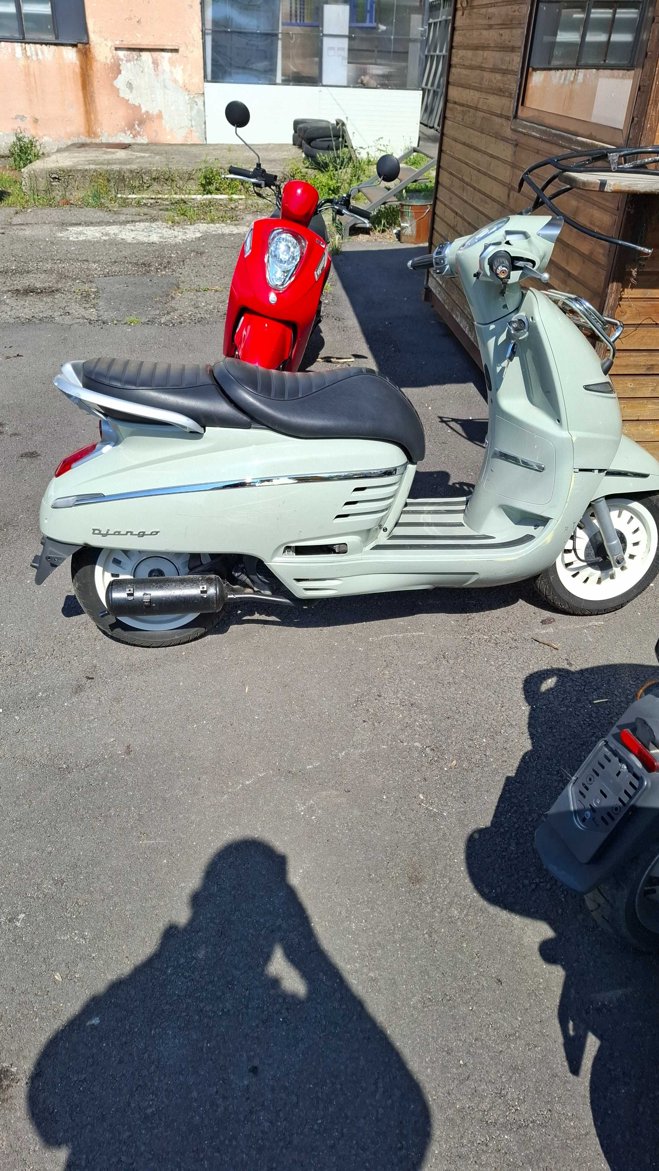 Peugeot django на части.
