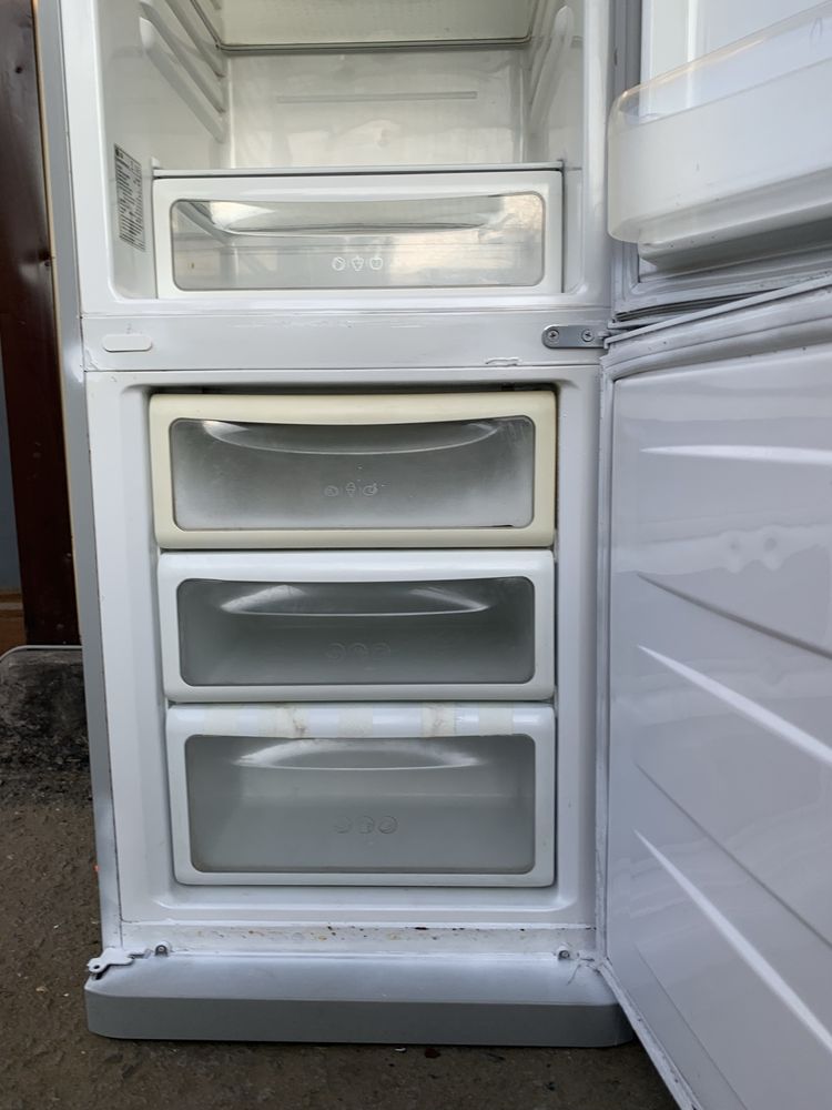 Продам холодильник