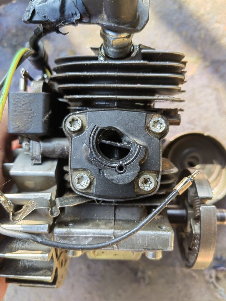 Motor stihl cu câteva defecte