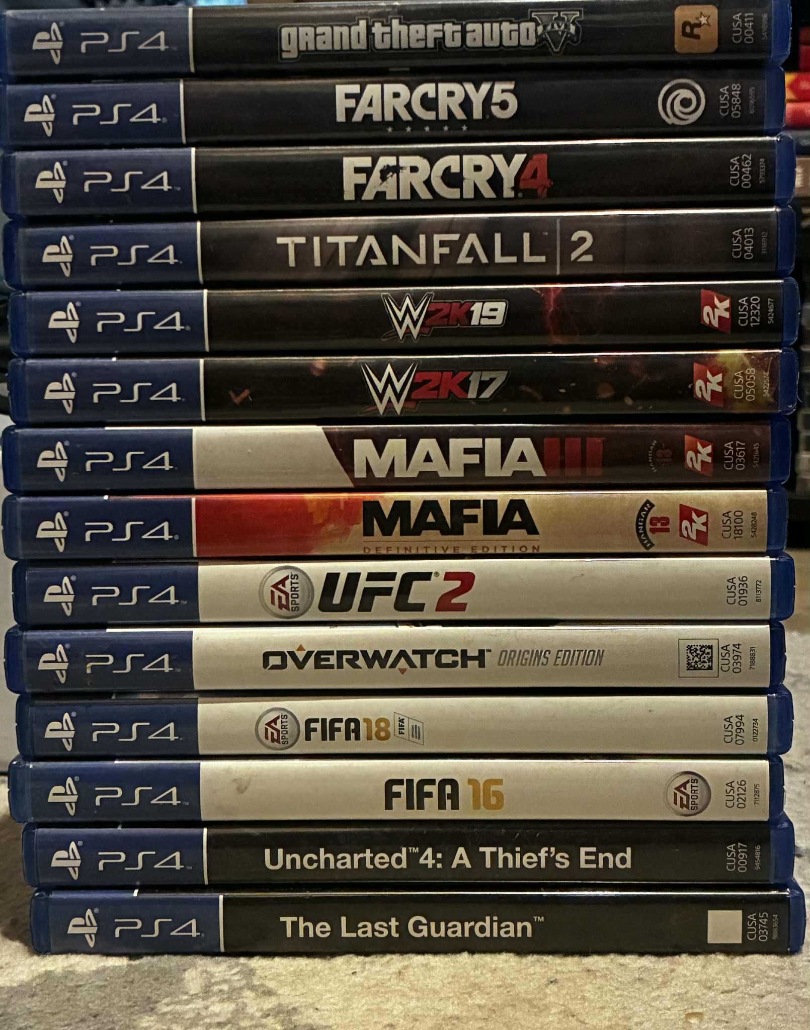PS4 SLIM 1TB В Перфектно Състояние