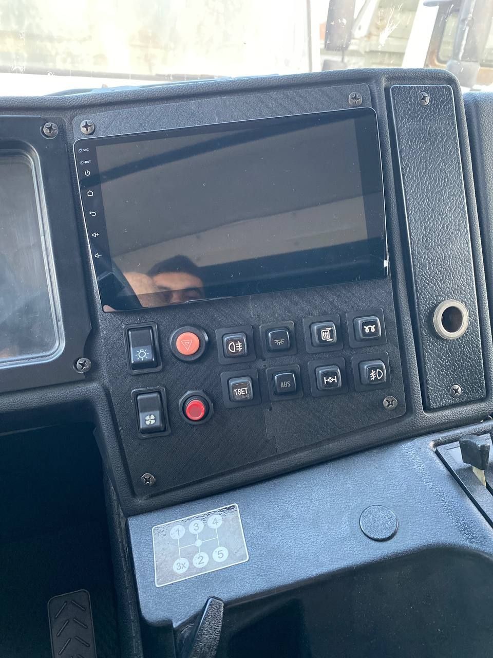 Maz avtom.  9"monitorining korpusi/Корпус авто. монитора 9" МАЗ